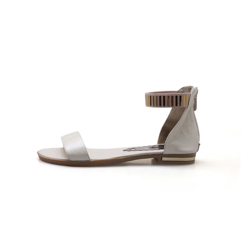 Nord & Sage – Sommerliche Echtleder-Sandalen mit Knöchelriemen