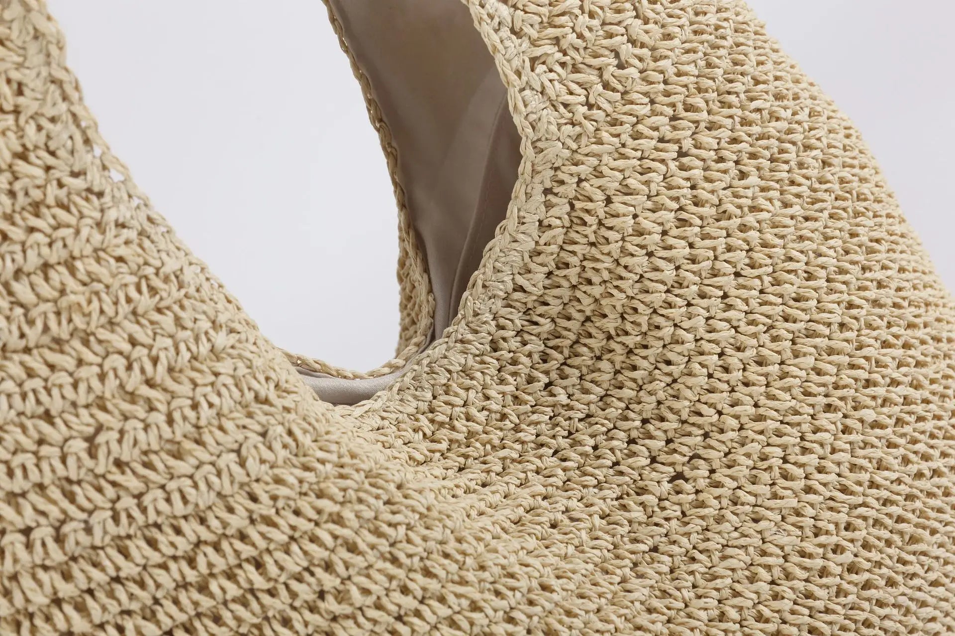 Nord & Sage – Geflochtene Strohtasche mit Schulterriemen & Reißverschluss für Sommer & Strand