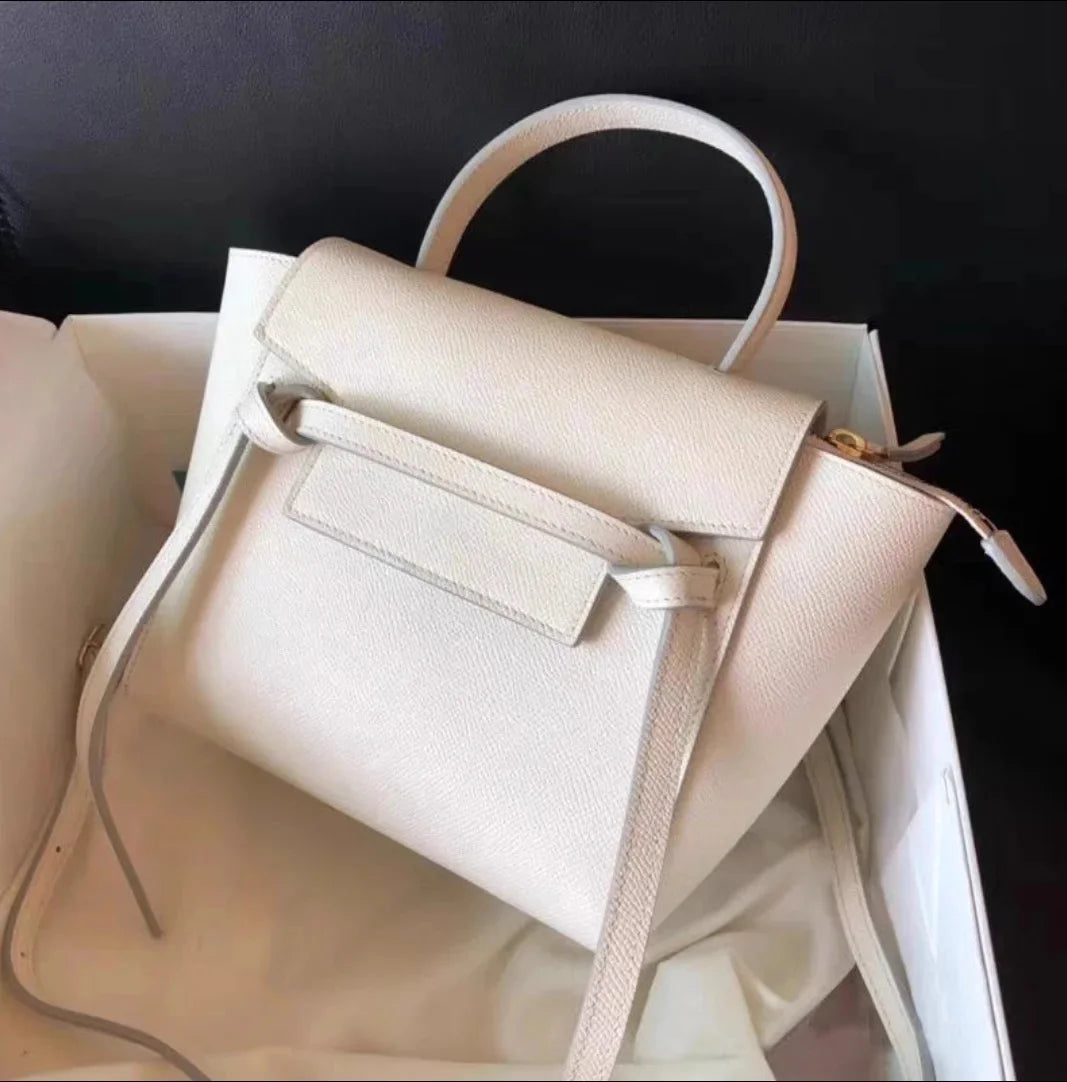 Nord & Sage – Elegante Echtleder Crossbody Handtasche im Shell-Design