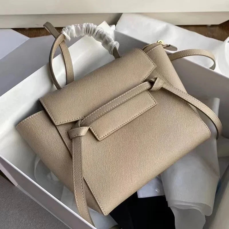 Nord & Sage – Elegante Echtleder Crossbody Handtasche im Shell-Design